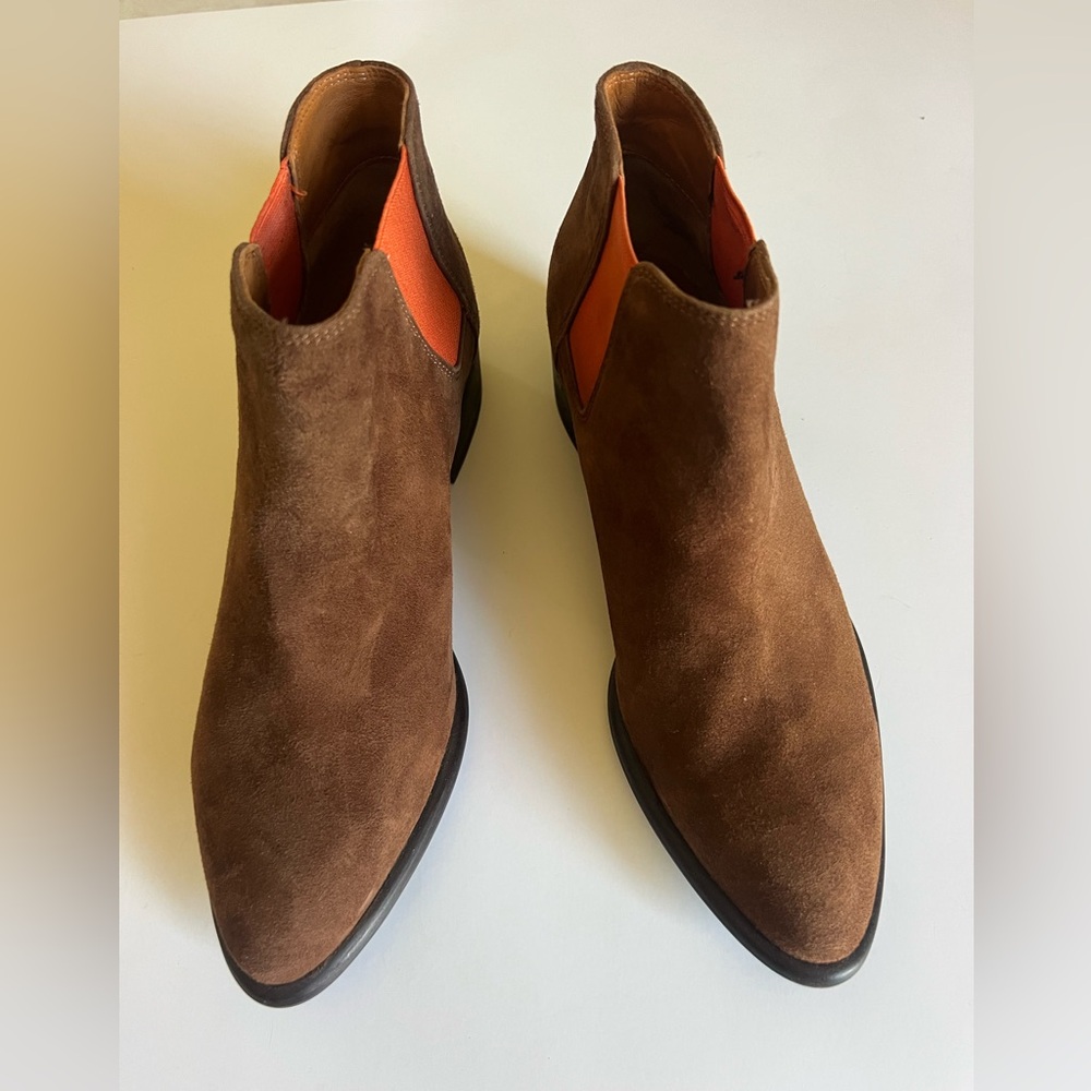 New Women’s Size 6 J. McLaughlin Brown Suede Boots with Orange Accents